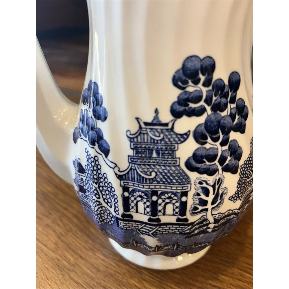 Rare Royal Wessex Swirl Blue & White Willow Coffee Pot, England HTF Chip Free‎